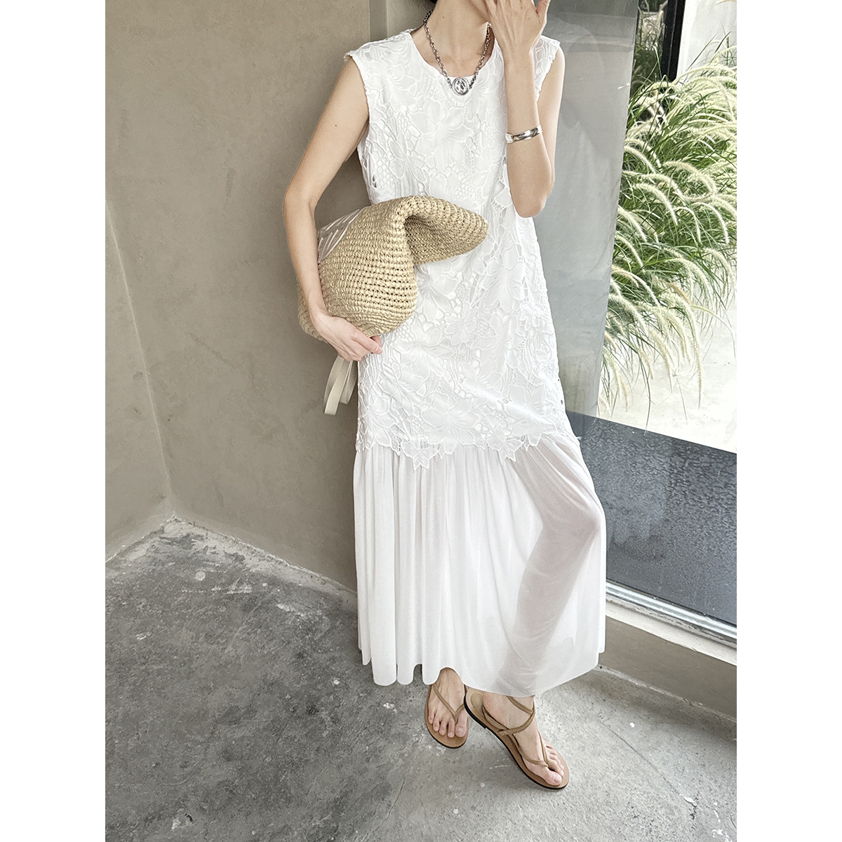 2025夏季新款法式钩花镂空拼接百搭无袖连衣裙LYA897