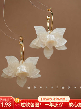 晚棠MIN【云雾栀子白】云雾栀子白超仙法式复古花朵耳环女A061