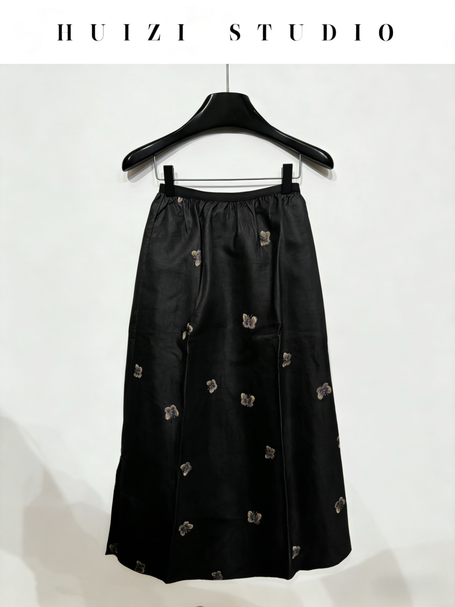 高级感暗纹蝴蝶刺绣半身裙 松紧腰开叉中长款A字裙女