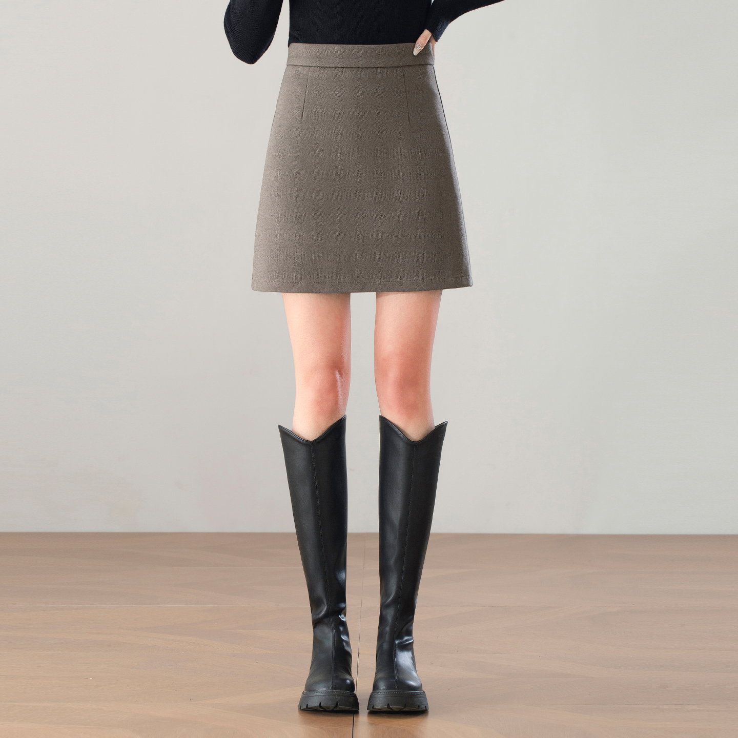 轻奢极简风毛呢半身裙女秋冬季2025年新款高腰显瘦A字短裙包臀裙