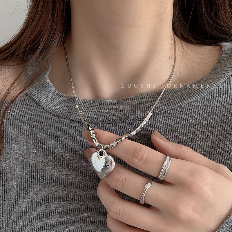 冷淡风立体爱心高级感项链女ins小众设计钛钢不掉色卫衣链子配饰