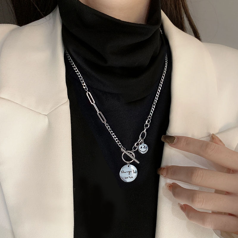 轻奢钛钢字母卫衣项链女2022年新款小众设计简约毛衣链嘻哈锁骨链