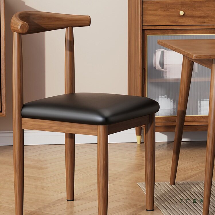餐椅家用北欧靠背凳子书桌现代简约宿舍大学生仿实木铁艺牛角椅子