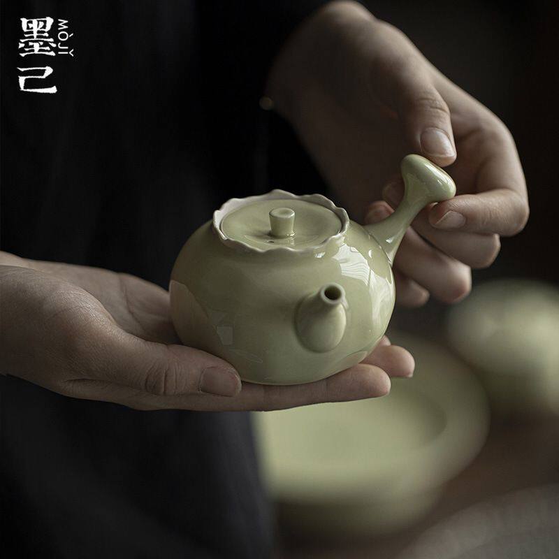 墨己仿宋绿釉侧把泡茶壶功夫茶具陶瓷花口手执壶球孔过滤文人器壶