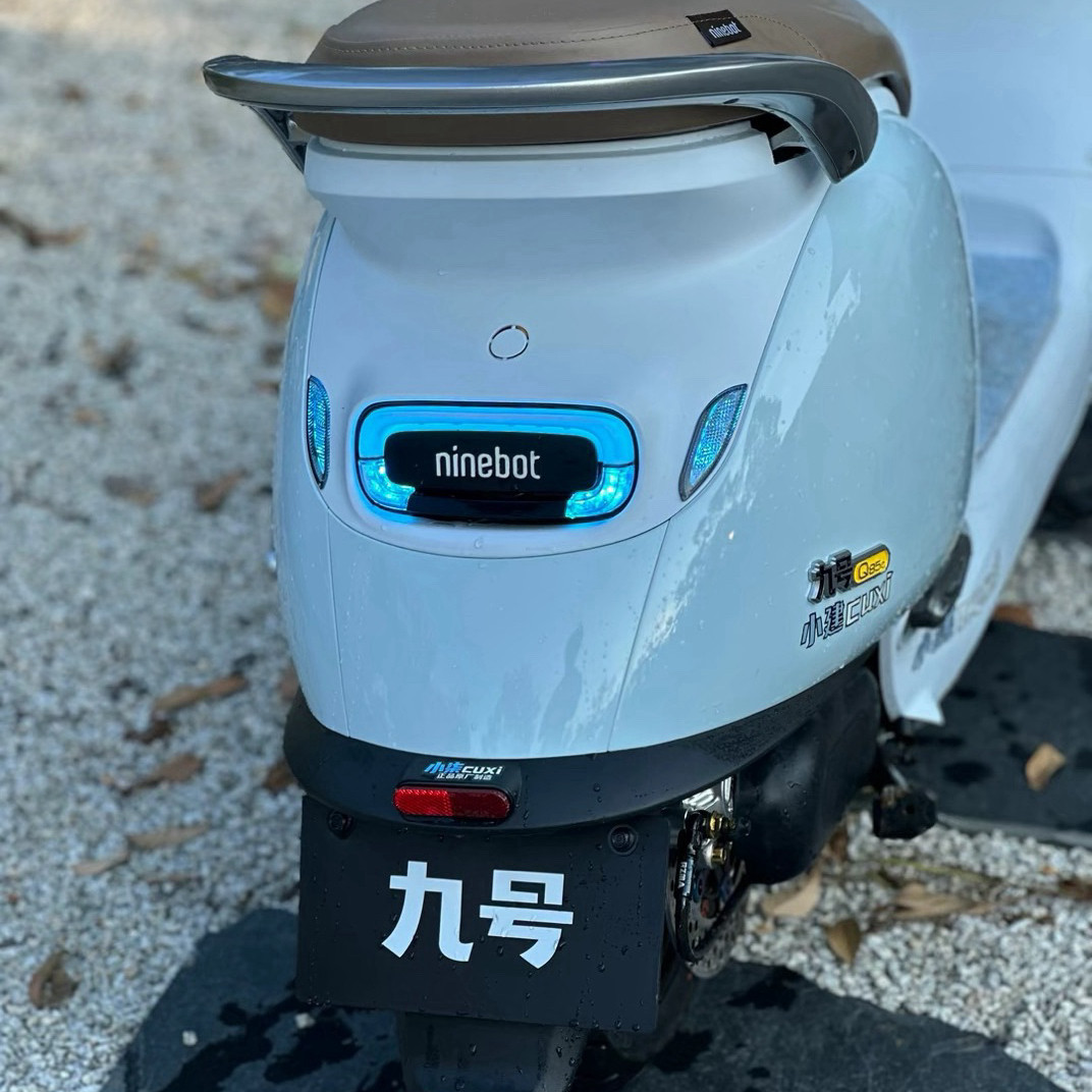 九号小q尾灯波斯顿7.0带转向灯q85c/q80c/q70c/qzmix/q30c系直上