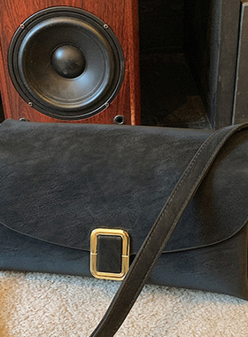 小众高颜值小方包女2026春季新款简约洋气时髦单肩日常通勤斜挎包