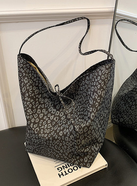 女包女士单肩包大容量子母斜跨托特包时尚百搭通勤包简约斜挎