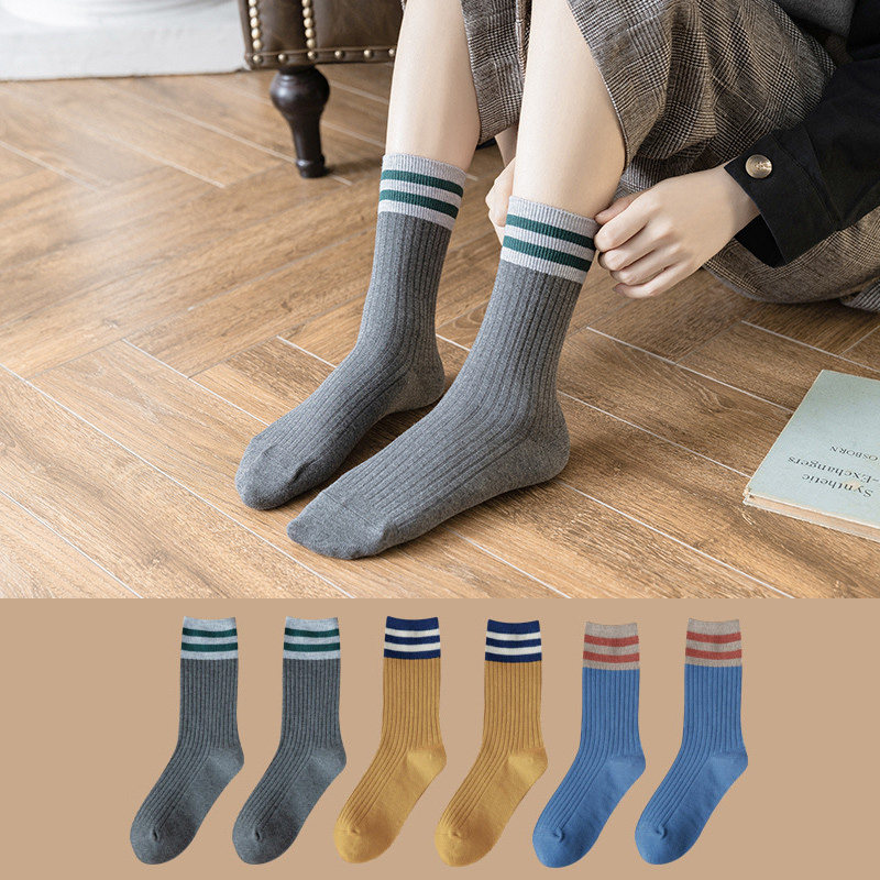 여성용 양말 중반 종아리 양말은 트렌디한 두꺼운 스타킹 봄 가을 겨울 순수 코튼 플러스 벨벳 두꺼운 여성용 하이 튜브 롱 스타킹입니다