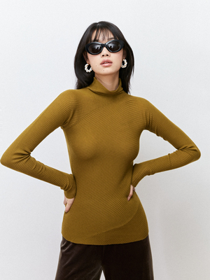 UNICA/不规则旋转羊毛打底针织衫