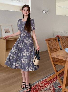 桔梗茶歇法式紫色碎花连衣裙女夏季新款设计感绝美收腰仙女中长裙