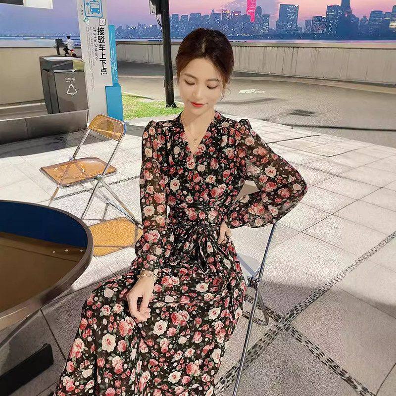 2024新款气质甜美长袖雪纺V领连衣裙女秋季绑带高收腰显瘦长裙子