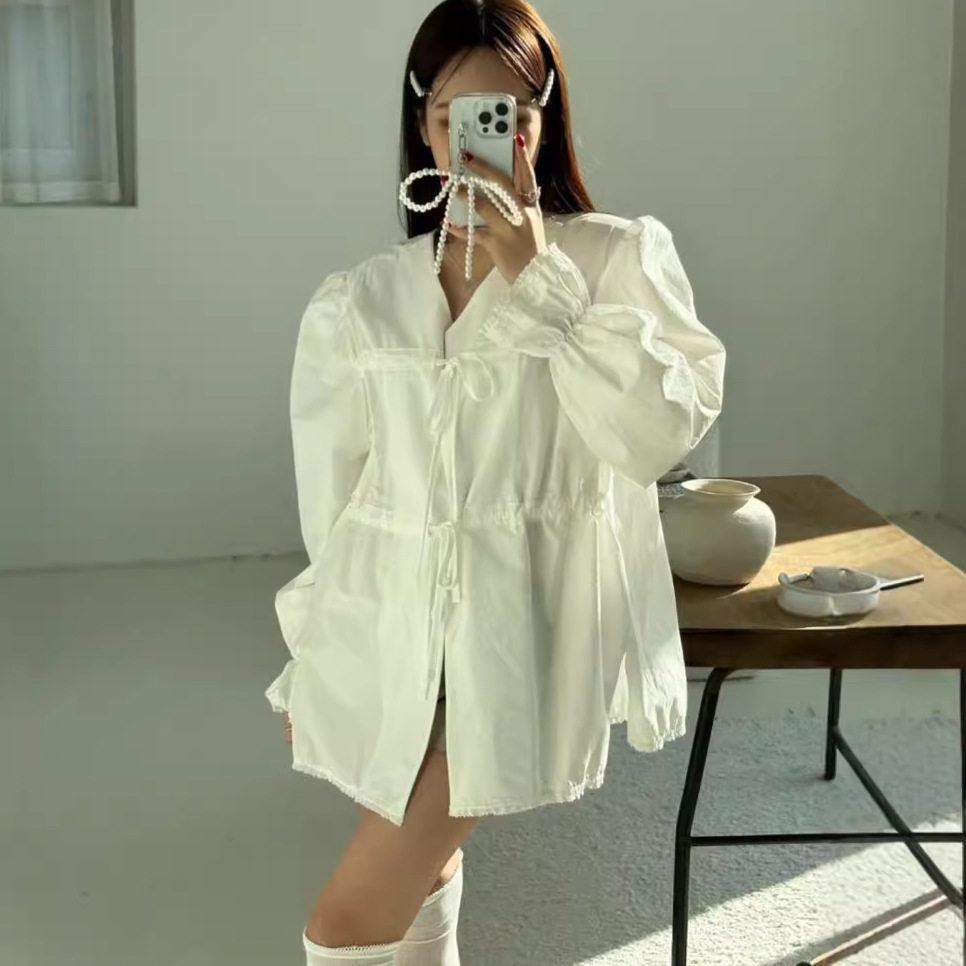 韩国chic秋季新款小众设计拼接蕾丝系带喇叭袖白色衬衫女宽松上衣,女装/女士精品,衬衫,淘宝优惠券,粉丝福利购,淘宝优惠卷