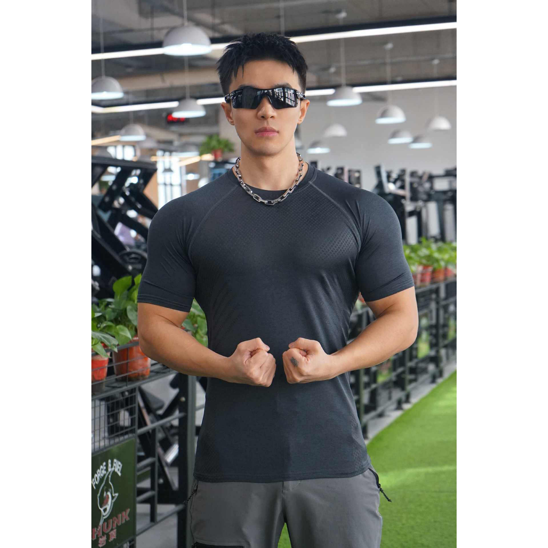 肌肉健身男士运动短袖T恤速干紧身训练收袖口圆领兄弟狗高弹衣服