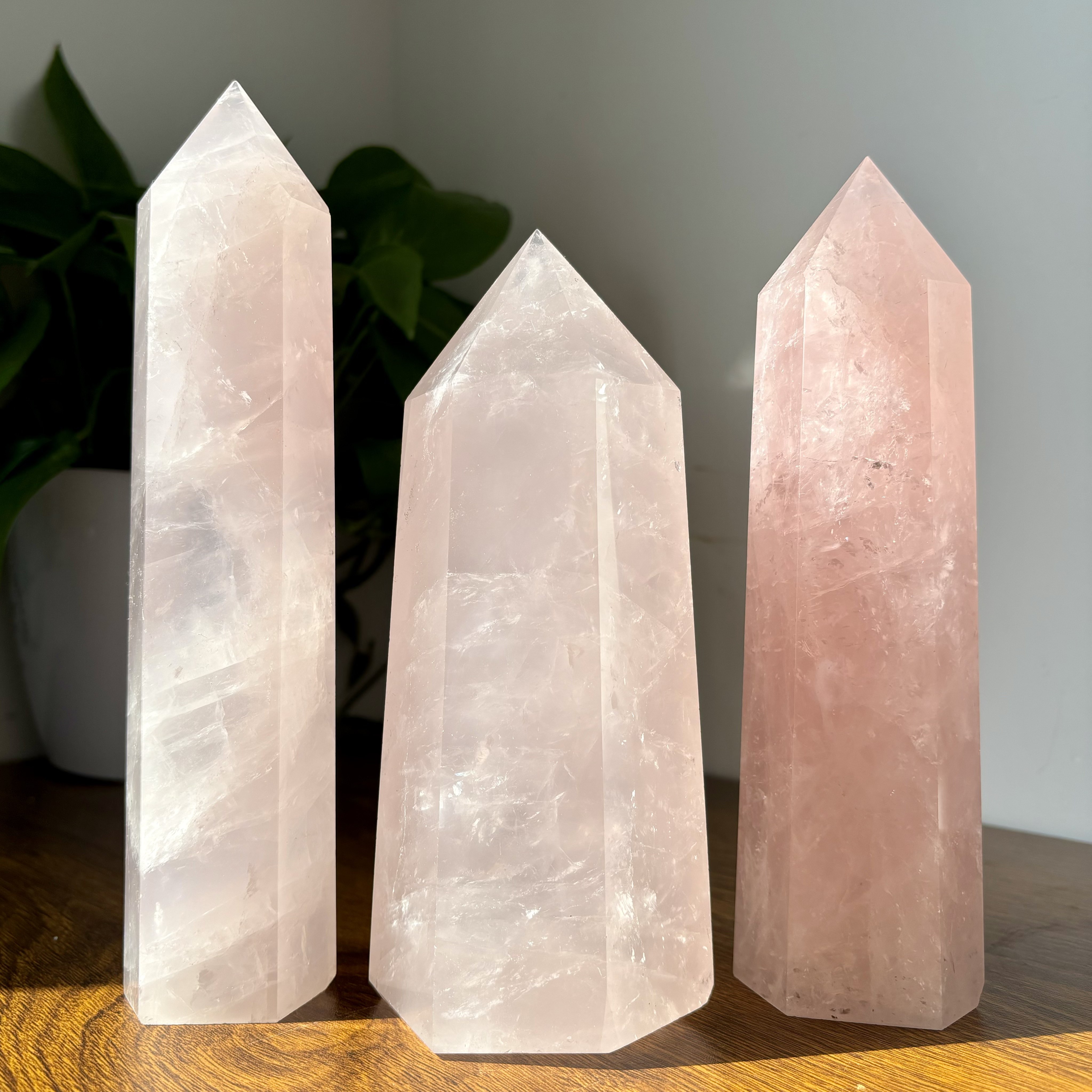 天然马达加斯加粉水晶柱单尖柱芙蓉粉晶六棱柱原石原矿打磨摆件