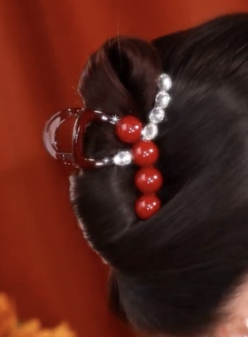 高级感红豆发夹气质国风红色简约优雅8cm抓夹头饰后脑勺轻奢百搭