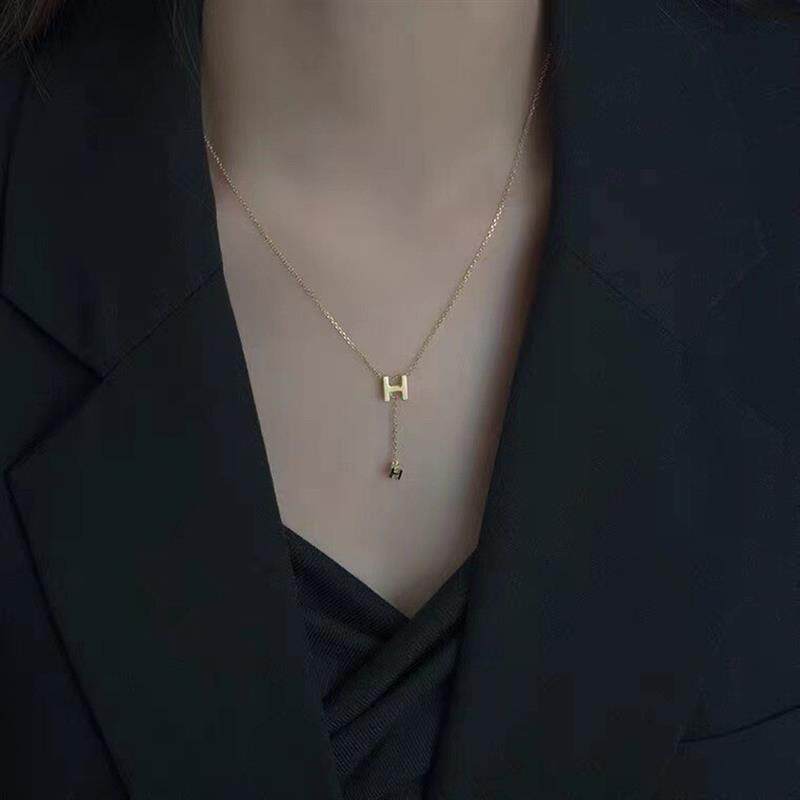 s925纯银项链女H字母轻奢ins小众毛衣链吊坠气质百搭配毛衣锁骨链