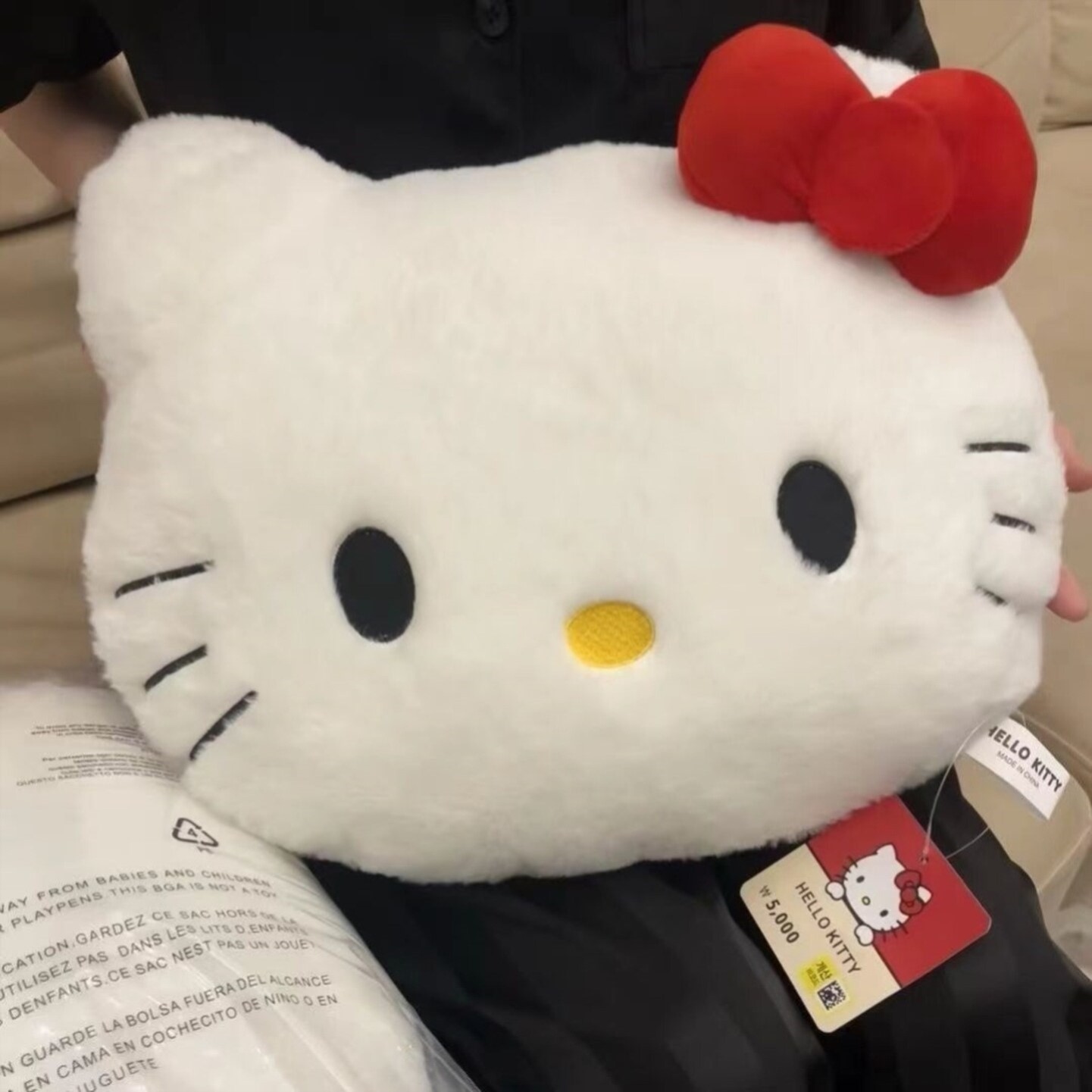 Kitty可爱猫头毛绒抱枕沙发床头靠垫车载靠枕午睡枕头生日礼物女