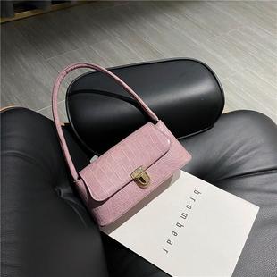 法国小众包包女包2024秋新款潮百搭ins单肩斜挎包复古法棍腋下包