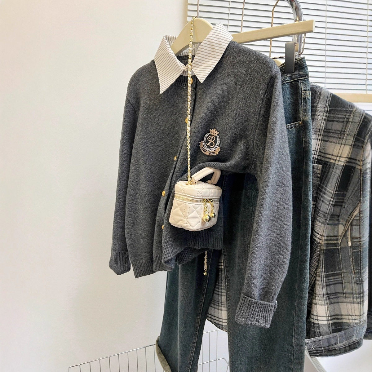 假两件毛衣开衫外套女秋小个子学院风衬衫领灰色针织衫上衣洋气