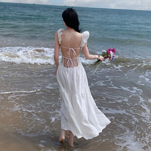 三亚小众浪漫荷叶边方领刺绣连衣裙法式 度假风露背开衩仙女长裙