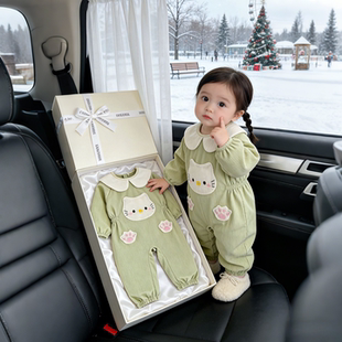 女宝宝连体爬爬服罩衣防水防脏一体式秋冬外穿洋气婴儿爬行衣哈衣