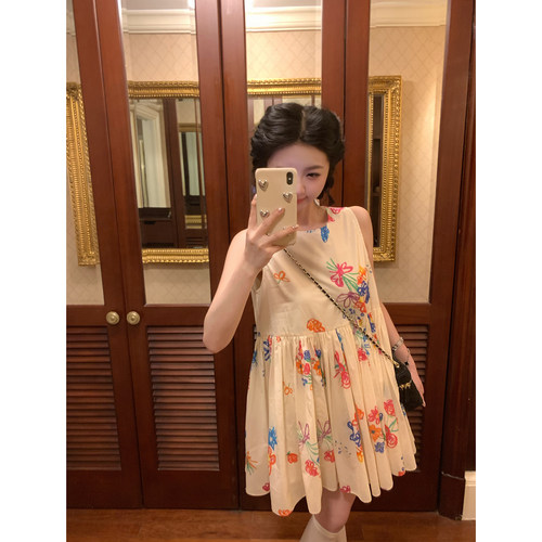 张爆爆 法式度假风印花吊带连衣裙女收腰气质度假碎花短裙小个子