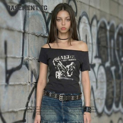 BASEMENTFG美式辣妹风一字肩露肩短袖T恤女深灰色261020305021