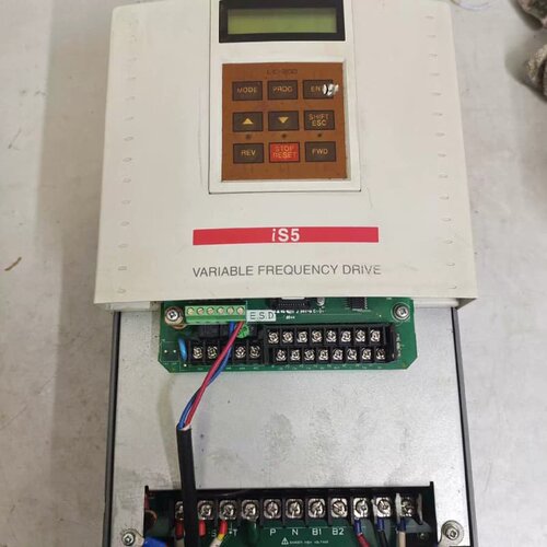 售前询价LS 变频器 SV075is5-4NO ，拆机货，成色如图，