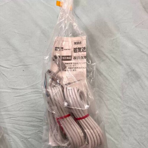 售前询价可维修太阳铁工磁性开关T2YV，没有使用过，实物请见下图
