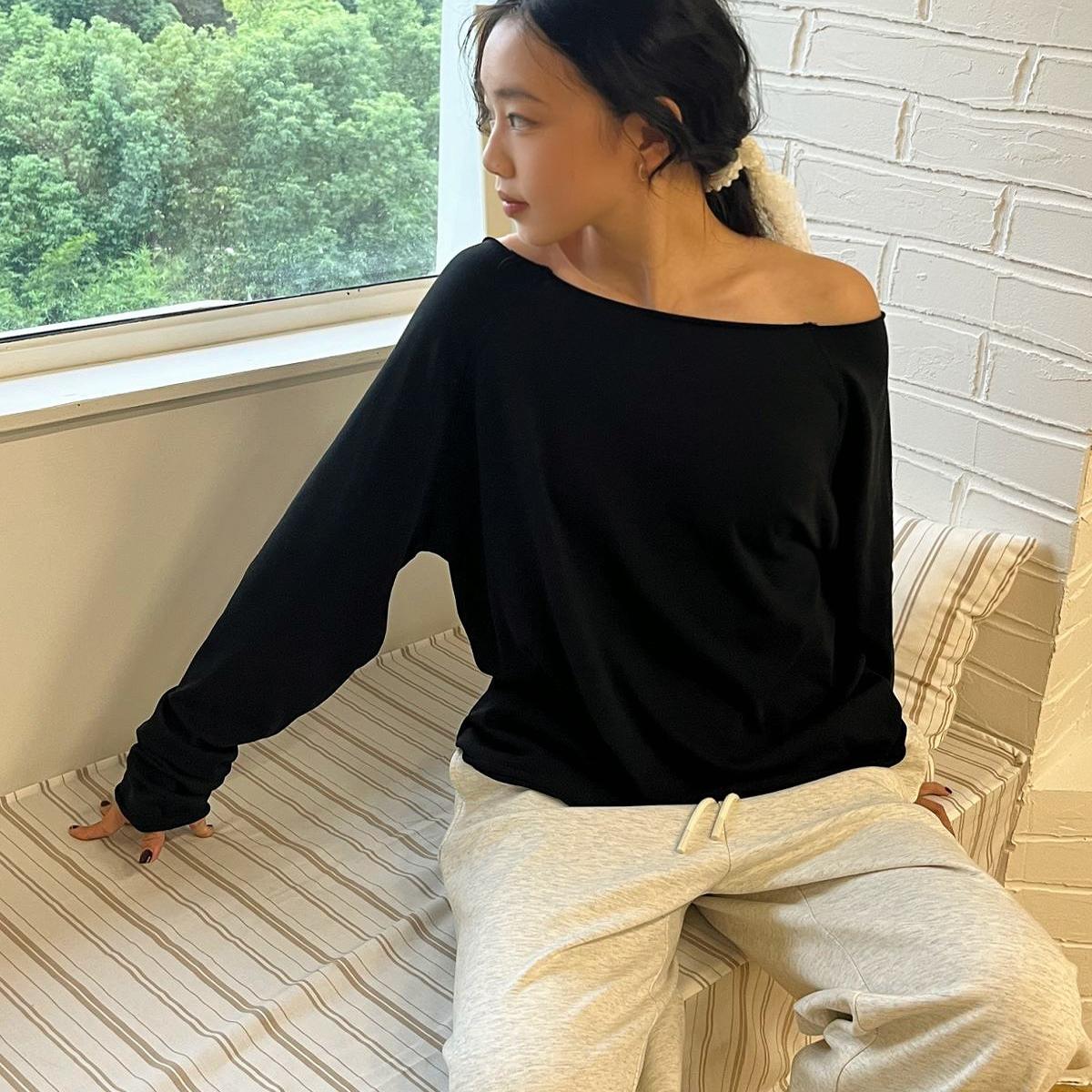 3Qha 秋季休闲时尚卫衣长袖宽松版欧美风露肩上衣