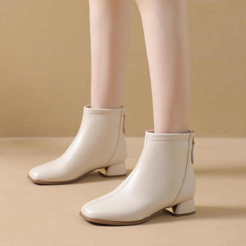 2024新款粗跟小短靴百搭春秋单靴软底小码英伦方头秋冬加绒女皮鞋