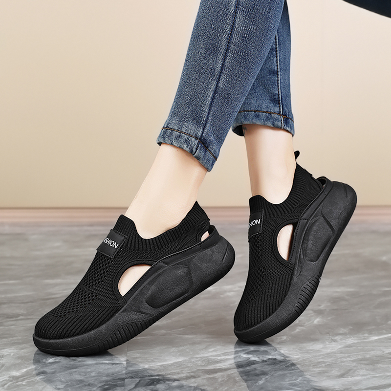 凉鞋女款2025新款夏季外穿网面透气镂空妈妈运动鞋软底不累脚大码