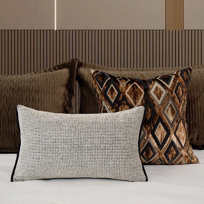 轻奢高级咖色几何割绒抱枕床上多件套软装样板间别墅靠枕腰枕批发