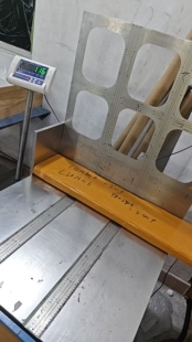 英国空运2.5/kg+180超长附加