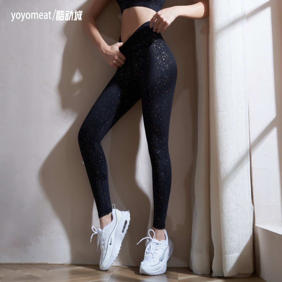 yoyomeat烫金蜜桃提臀健身裤速干弹力紧身运动训练裤裸感瑜伽裤女