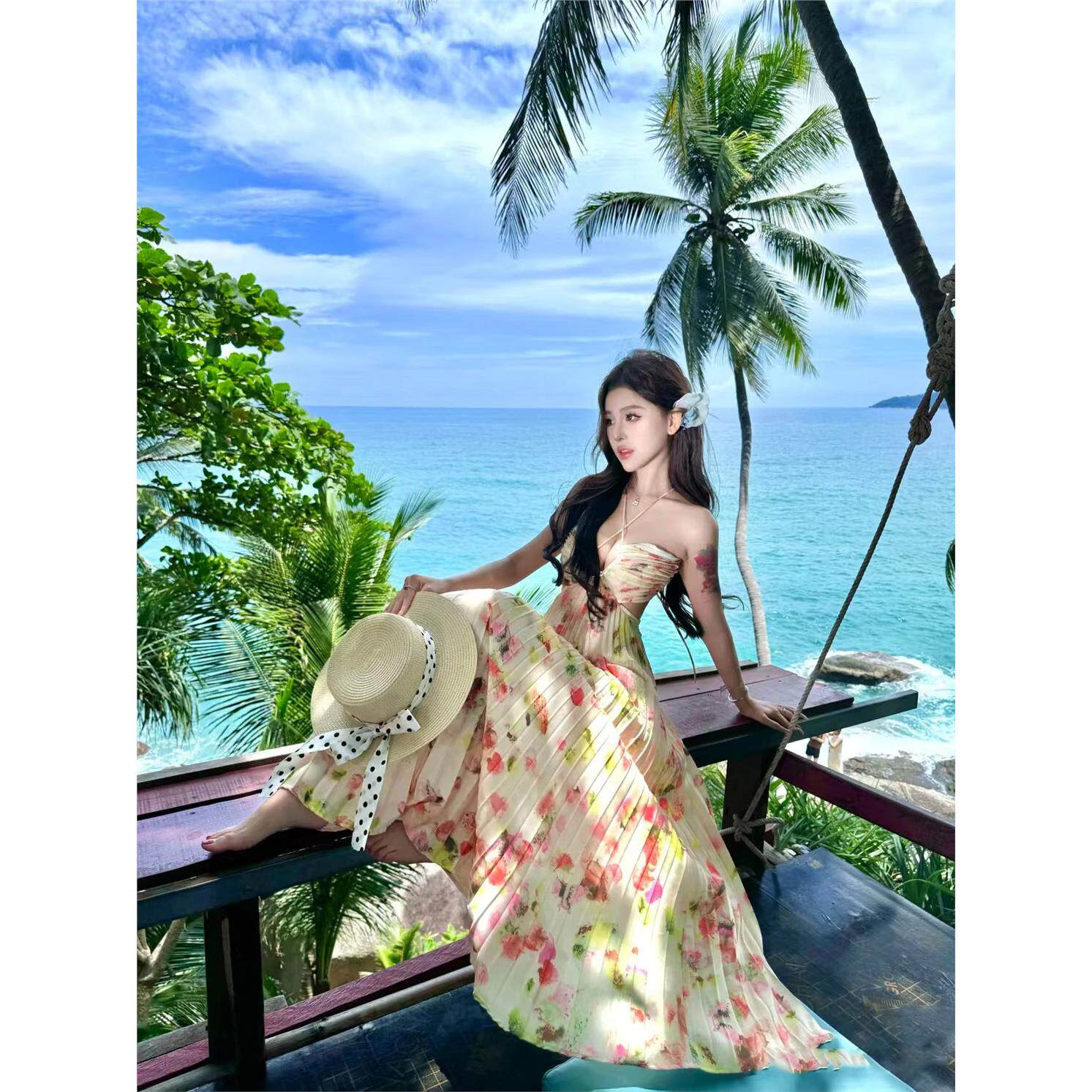 超仙大摆氛围感碎花气质收腰显瘦百褶挂颈抹胸吊带长裙海边度假裙