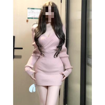 纯欲御姐V领粉色针织连衣
