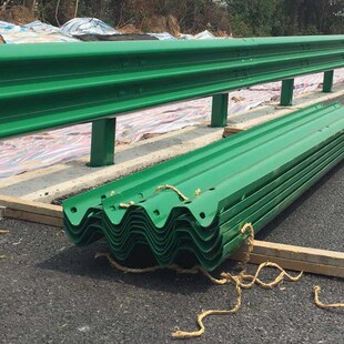 乡村道路波形护栏厂家两波三波镀锌高速公路防撞波形护栏配件直销