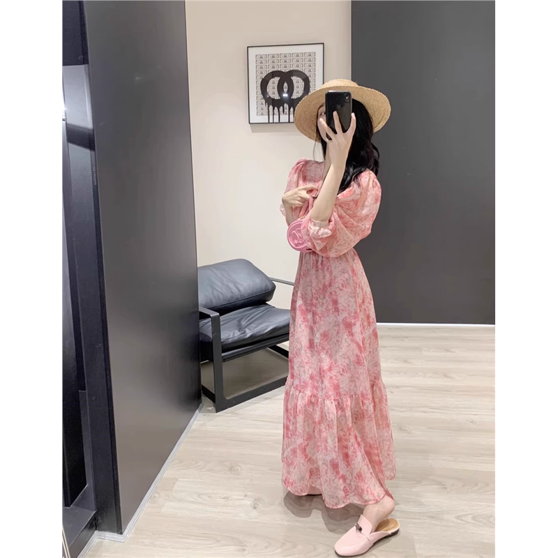 粉色碎花连衣裙女春夏季2025新款高端精致v领宽松长袖茶歇雪纺裙