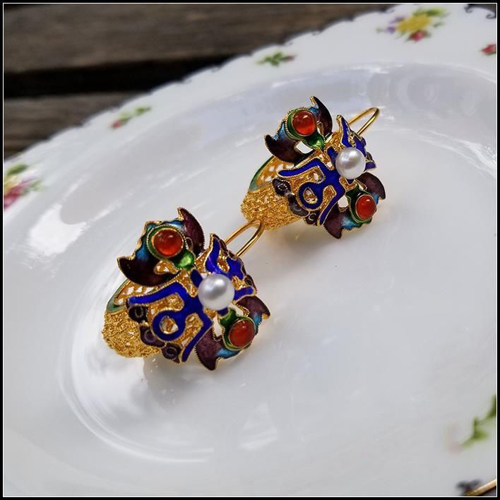 古风故宫款镀金色烧蓝花丝镶嵌珍珠红玛瑙多彩福寿延年大耳环礼物