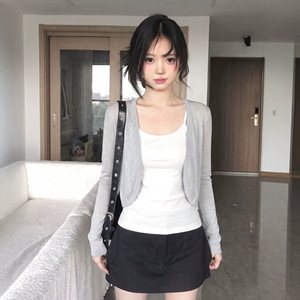 灰色薄款防晒开衫外套女夏季韩系慵懒松弛感轻薄罩衫短款披肩外搭