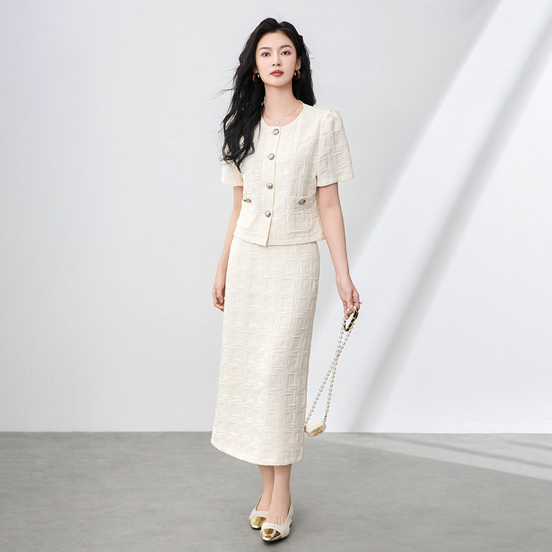 时尚气质优雅小香风短袖上衣+肌理感包臀半身裙套装女夏秋新款女