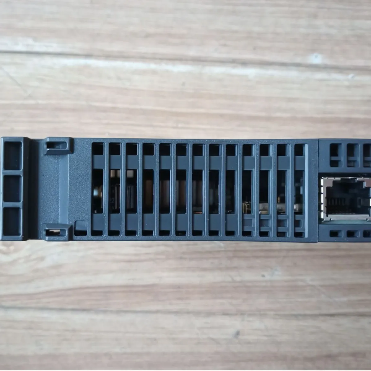 仪价R02CPU三菱iQ-R入门级20K步型CPU模块输入输出4096点