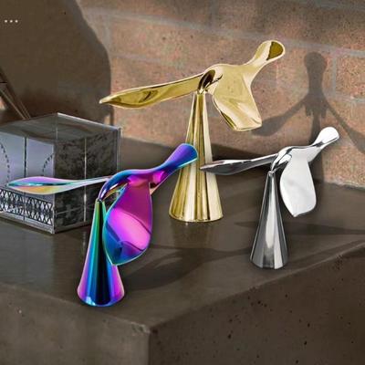 平衡鹰飞鸟开瓶器摆件重力鸟不倒翁家用客厅餐边柜桌面高级装饰品