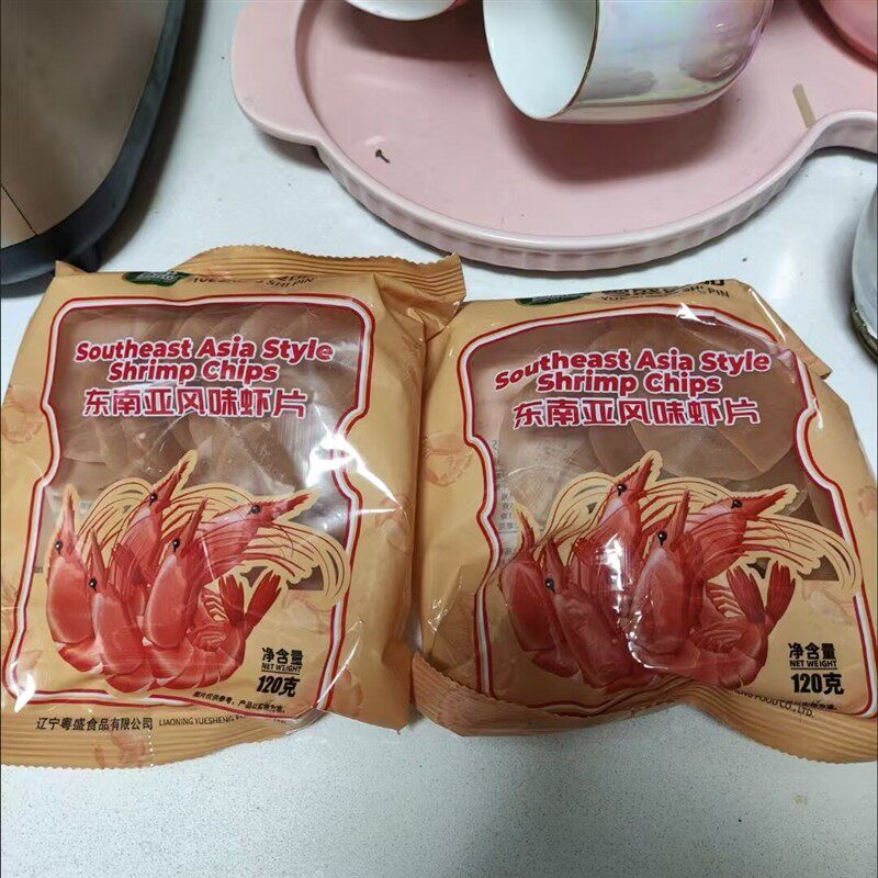 东南亚风味大虾片袋网红同款休闲食品办公零嘴油炸虾片自己炸
