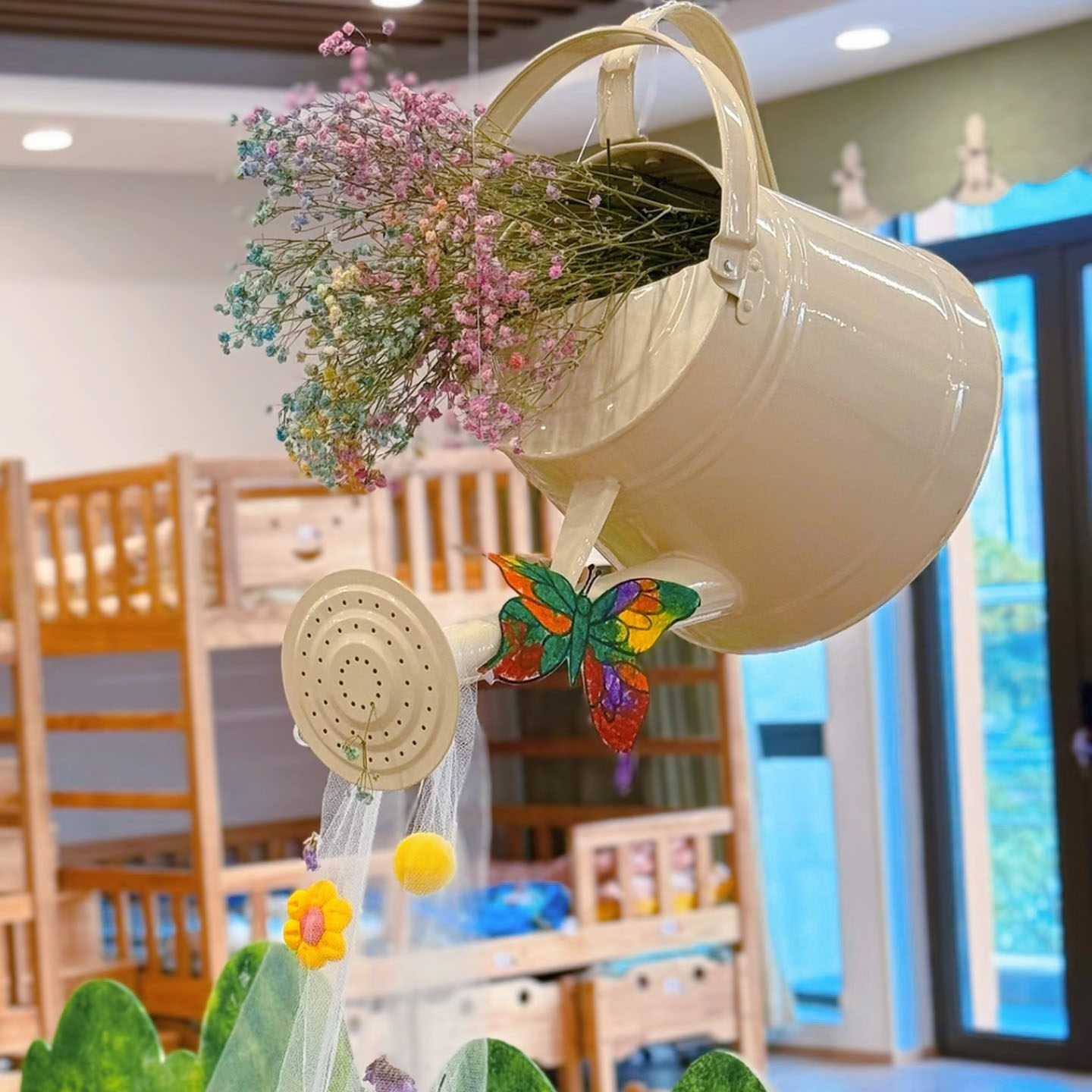 装饰洒水壶铁艺浇花水壶花艺装饰布置道具春季环创材料流动的鲜花
