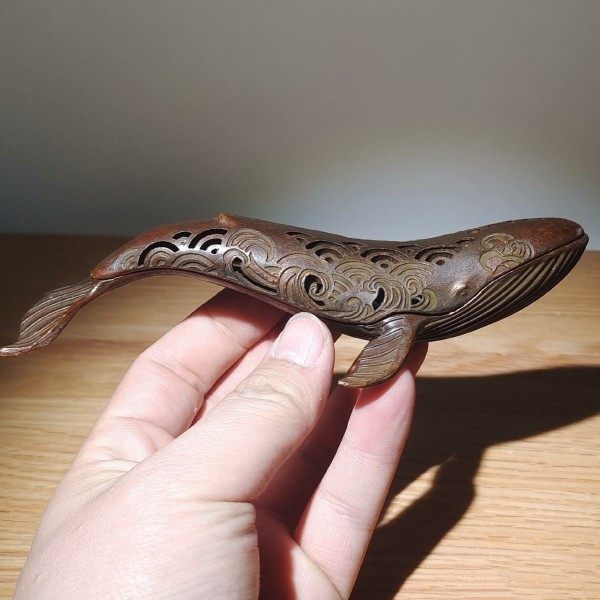 골동품 및 기타 수평 오래된 구리 고래 아로마 테라피 난로 향 버너 주조 페인트 라인 집 작은 고래 장식품