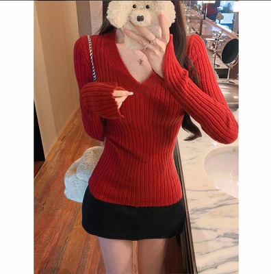 红色V领针织衫女长袖秋冬新款