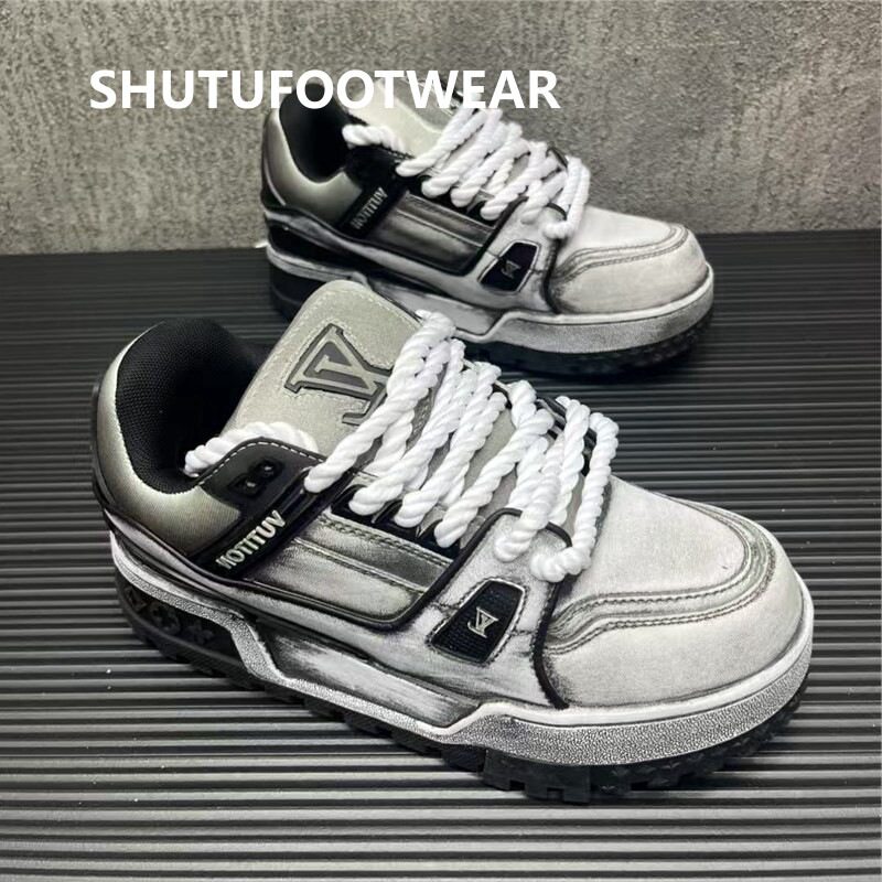 轻奢男鞋舒适百搭板鞋四季款软底男女同款时尚潮流运动休闲鞋