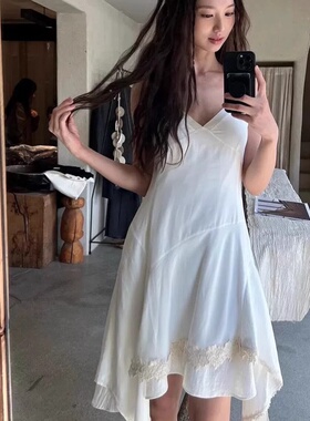 VERSO现货25夏款韩国东大门白色优雅吊带V领蕾丝拼接不规则连衣裙